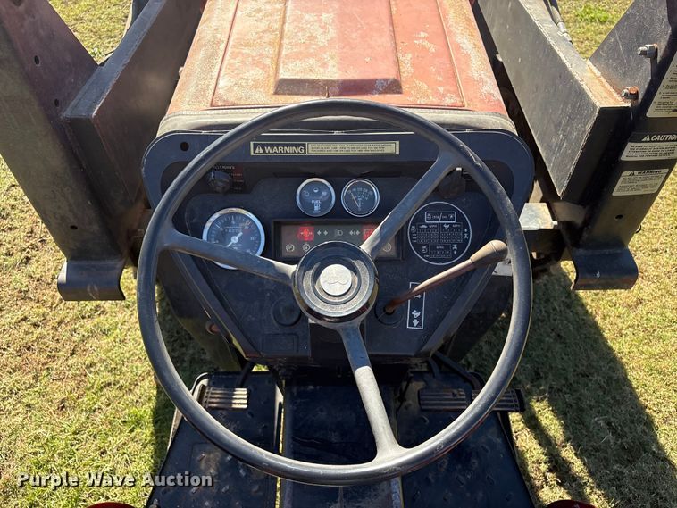 image for item EV2551 Case IH 385 tractor