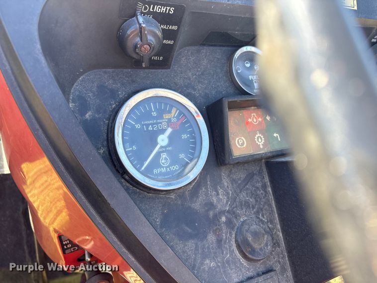 image for item EV2551 Case IH 385 tractor