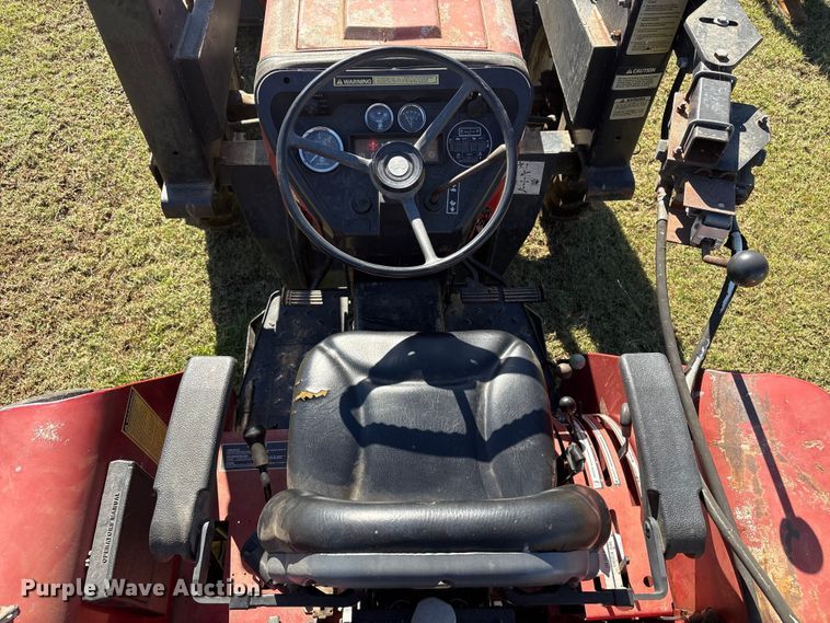 image for item EV2551 Case IH 385 tractor