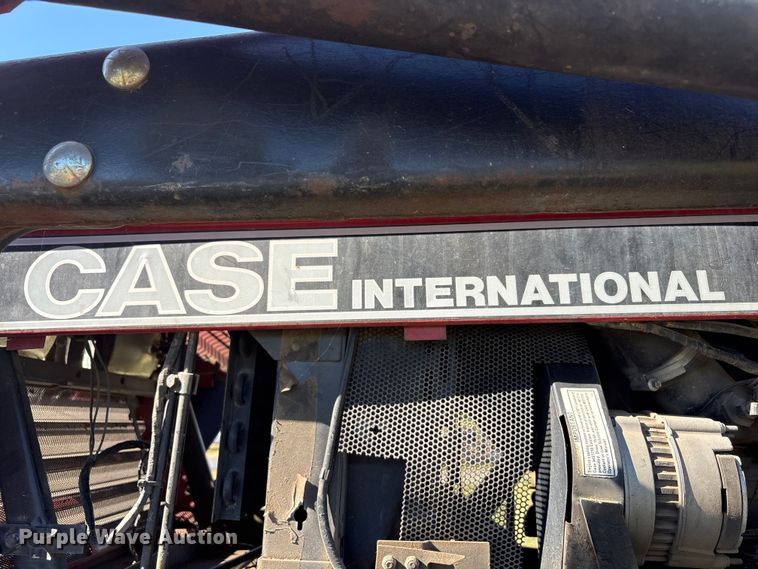 image for item EV2551 Case IH 385 tractor