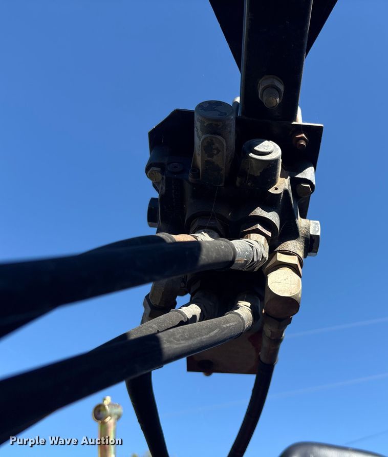 image for item EV2551 Case IH 385 tractor