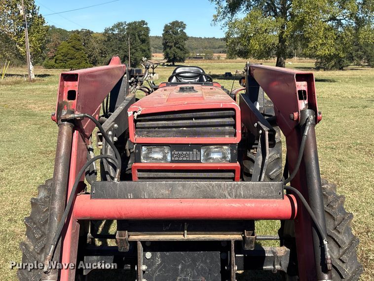 image for item EV2551 Case IH 385 tractor