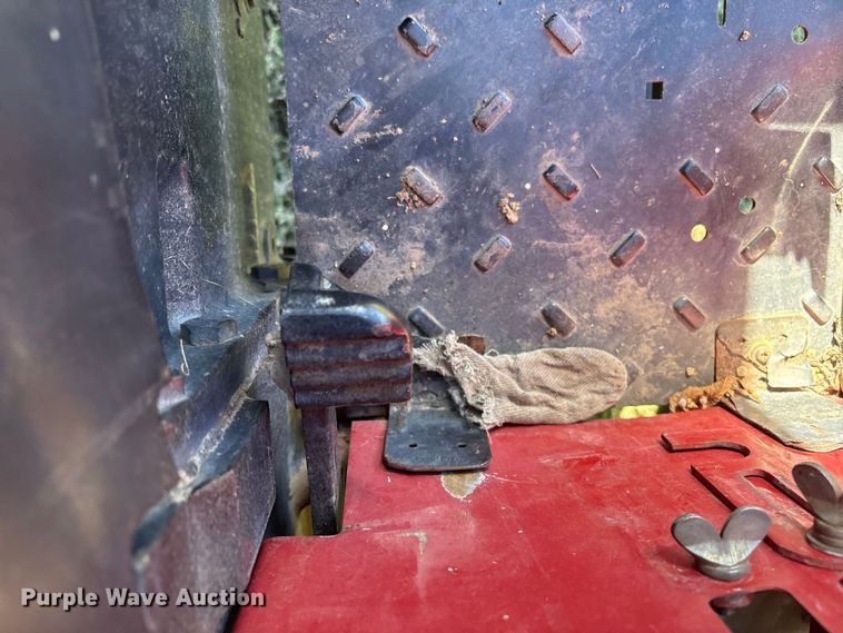 image for item EV2551 Case IH 385 tractor