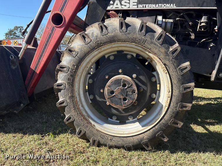image for item EV2551 Case IH 385 tractor