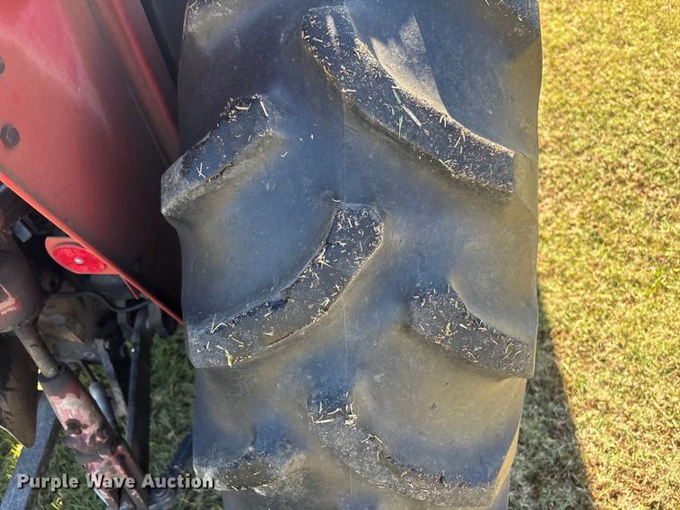 image for item EV2551 Case IH 385 tractor