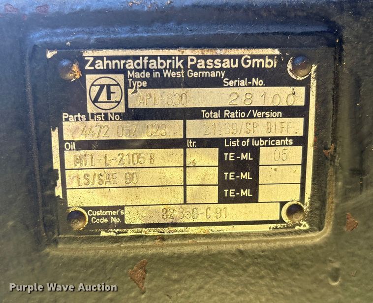 image for item EV2551 Case IH 385 tractor