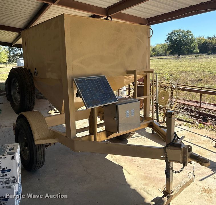 image for item EV2552 2011 Jennings Trailers FB081 Sure-Pull feed buggy