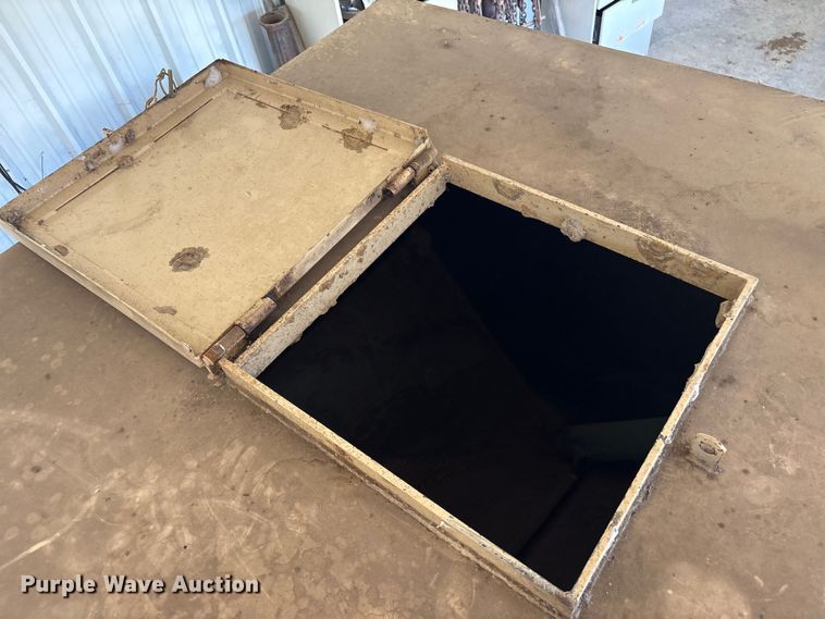 image for item EV2552 2011 Jennings Trailers FB081 Sure-Pull feed buggy