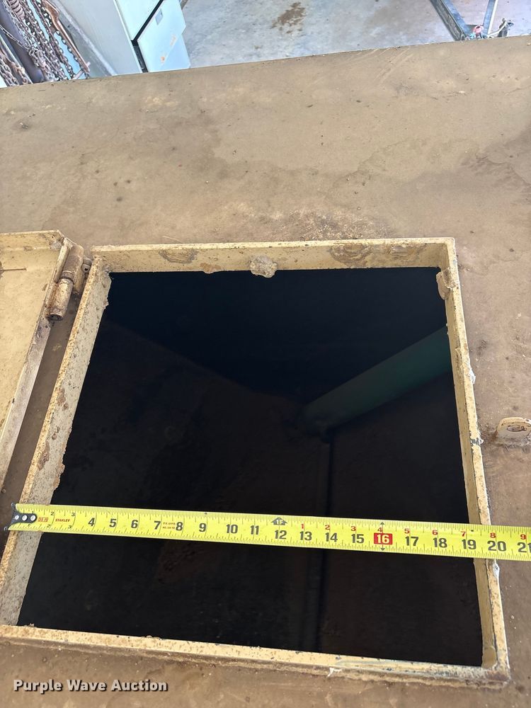 image for item EV2552 2011 Jennings Trailers FB081 Sure-Pull feed buggy