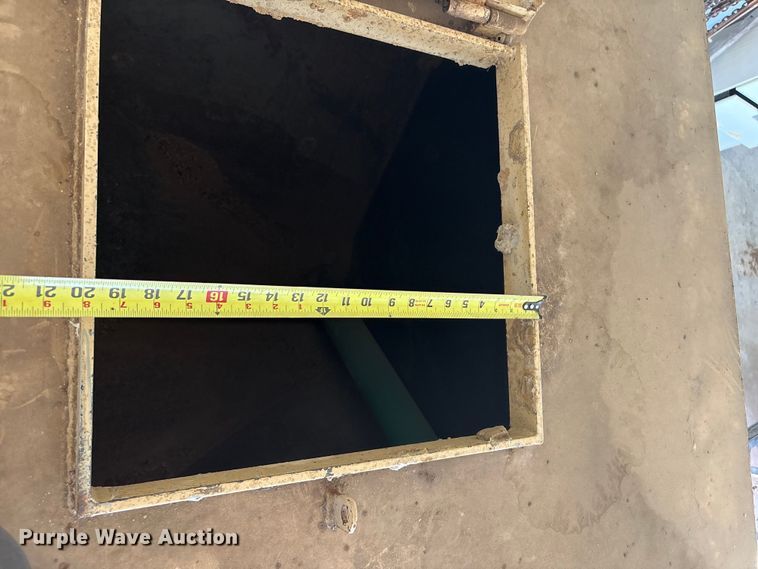 image for item EV2552 2011 Jennings Trailers FB081 Sure-Pull feed buggy