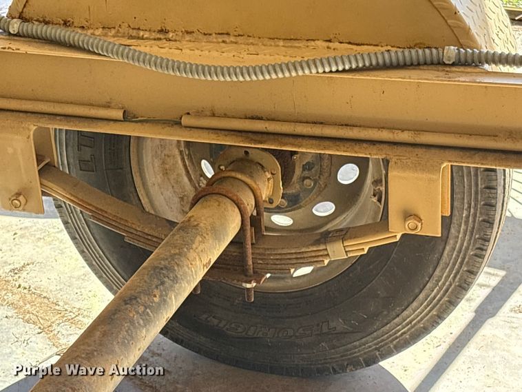 image for item EV2552 2011 Jennings Trailers FB081 Sure-Pull feed buggy