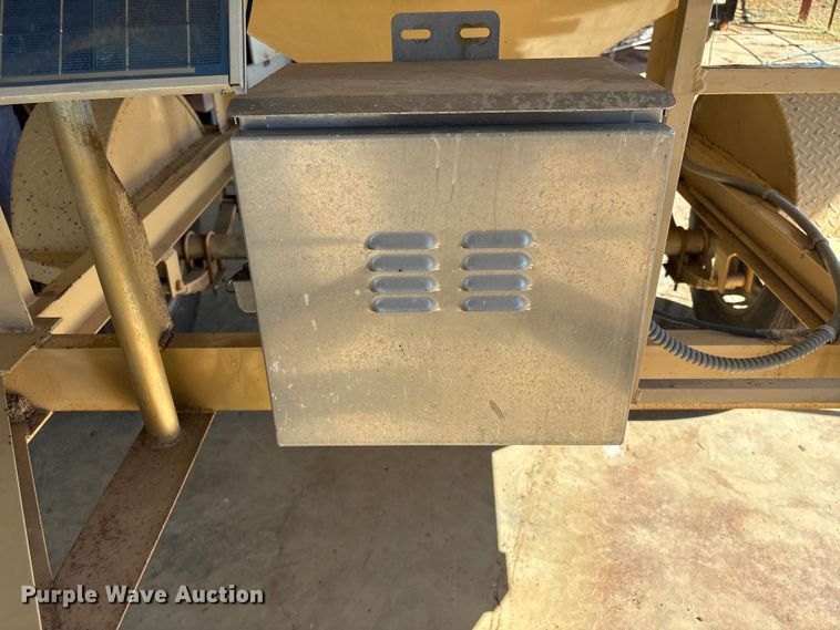 image for item EV2552 2011 Jennings Trailers FB081 Sure-Pull feed buggy