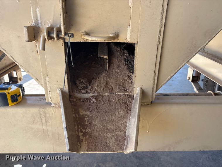 image for item EV2552 2011 Jennings Trailers FB081 Sure-Pull feed buggy