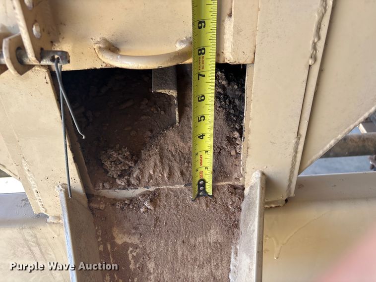 image for item EV2552 2011 Jennings Trailers FB081 Sure-Pull feed buggy