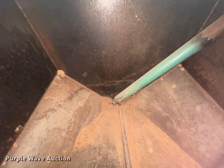 image for item EV2552 2011 Jennings Trailers FB081 Sure-Pull feed buggy