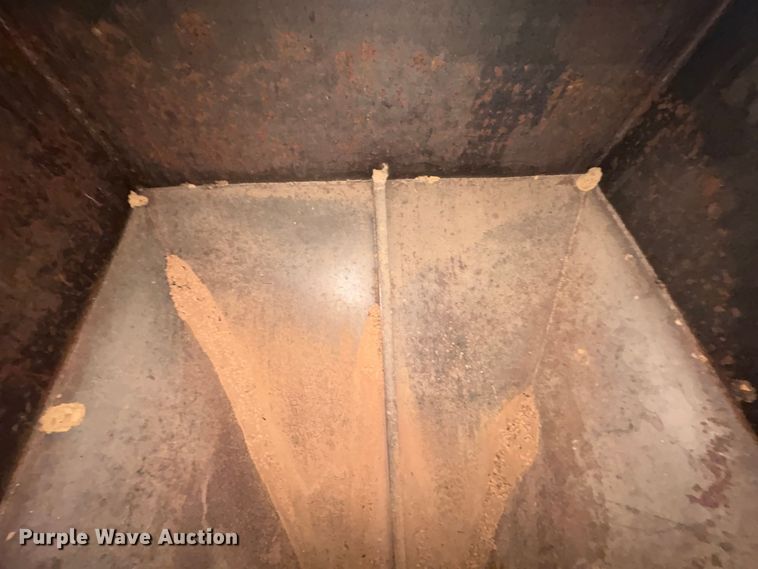 image for item EV2552 2011 Jennings Trailers FB081 Sure-Pull feed buggy