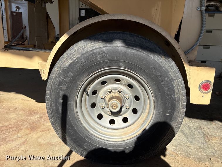 image for item EV2552 2011 Jennings Trailers FB081 Sure-Pull feed buggy