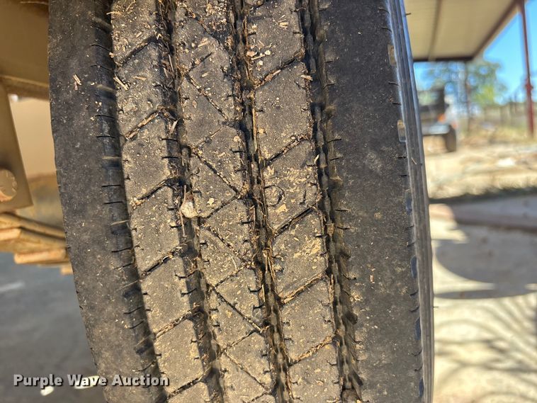 image for item EV2552 2011 Jennings Trailers FB081 Sure-Pull feed buggy