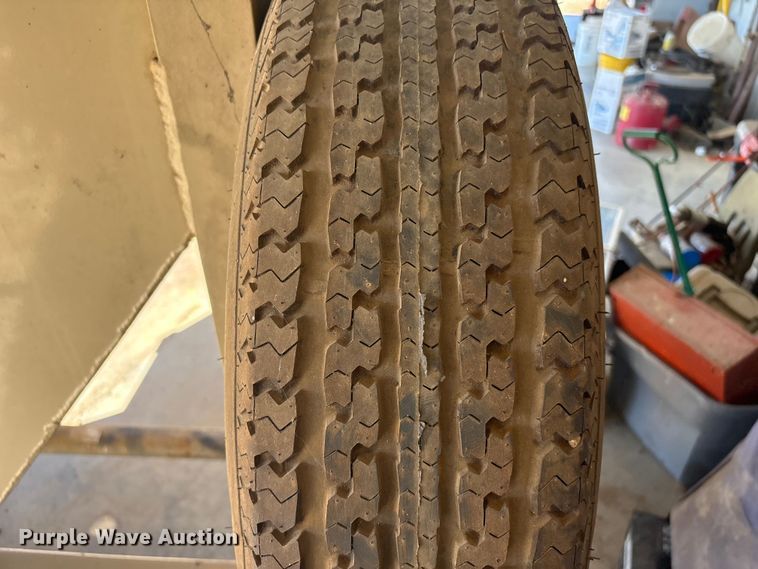 image for item EV2552 2011 Jennings Trailers FB081 Sure-Pull feed buggy