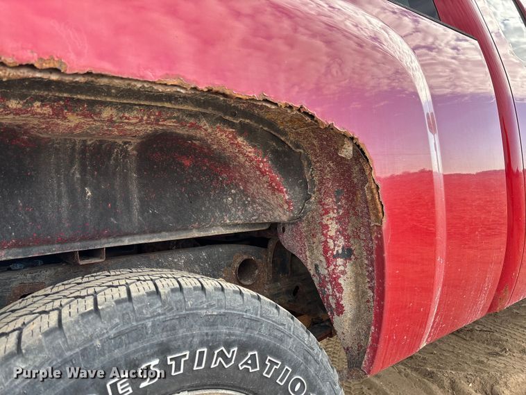 image for item EV3230 2011 Chevrolet Silverado 1500 Ext. Cab pickup truck