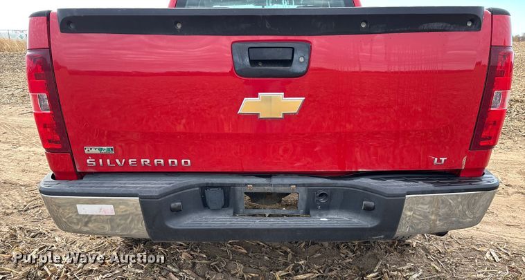 image for item EV3230 2011 Chevrolet Silverado 1500 Ext. Cab pickup truck