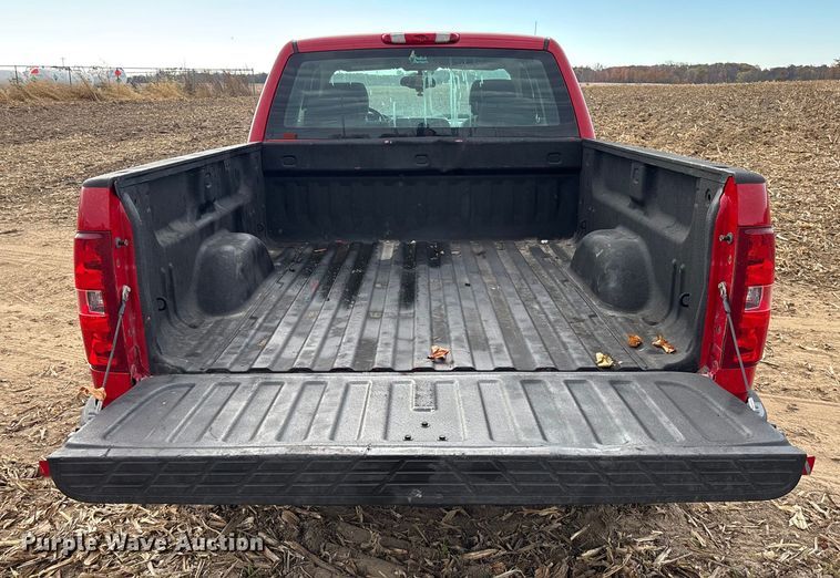 image for item EV3230 2011 Chevrolet Silverado 1500 Ext. Cab pickup truck