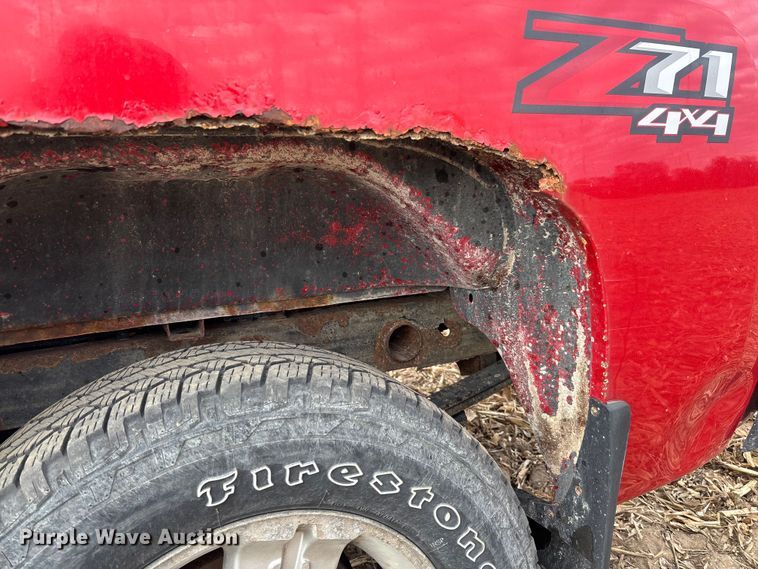 image for item EV3230 2011 Chevrolet Silverado 1500 Ext. Cab pickup truck