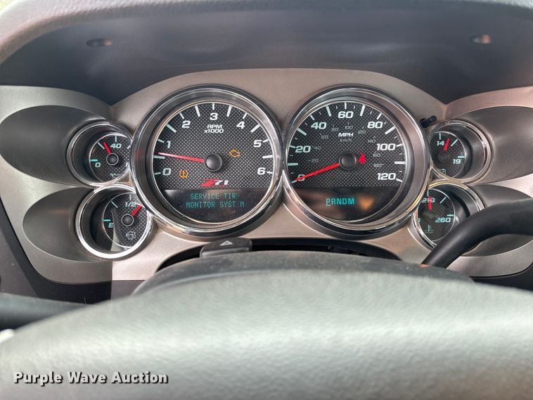 image for item EV3230 2011 Chevrolet Silverado 1500 Ext. Cab pickup truck