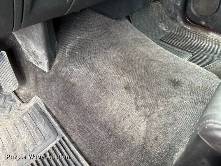 image for item EV3230 2011 Chevrolet Silverado 1500 Ext. Cab pickup truck