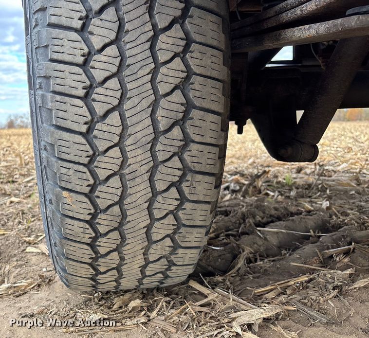 image for item EV3230 2011 Chevrolet Silverado 1500 Ext. Cab pickup truck