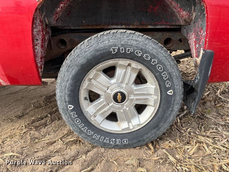 image for item EV3230 2011 Chevrolet Silverado 1500 Ext. Cab pickup truck