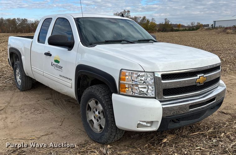 image for item EV3231 2011 Chevrolet Silverado 1500 LT Ext. Cab pickup truck