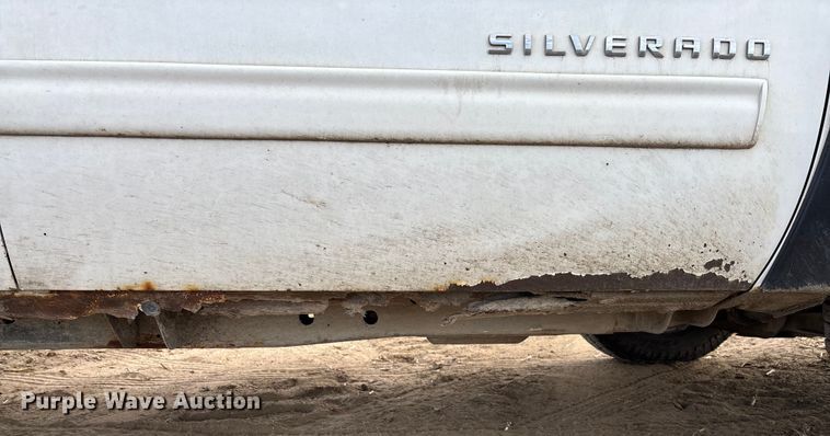 image for item EV3231 2011 Chevrolet Silverado 1500 LT Ext. Cab pickup truck