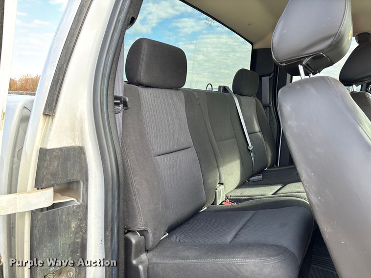 image for item EV3231 2011 Chevrolet Silverado 1500 LT Ext. Cab pickup truck