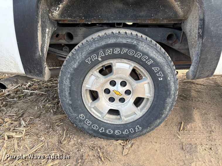 image for item EV3231 2011 Chevrolet Silverado 1500 LT Ext. Cab pickup truck