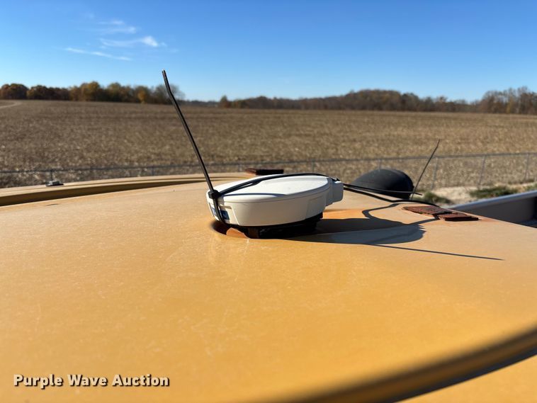 image for item EV3234 2018 TerraGator TG8400B spreader