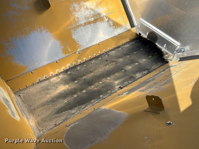 image for item EV3234 2018 TerraGator TG8400B spreader