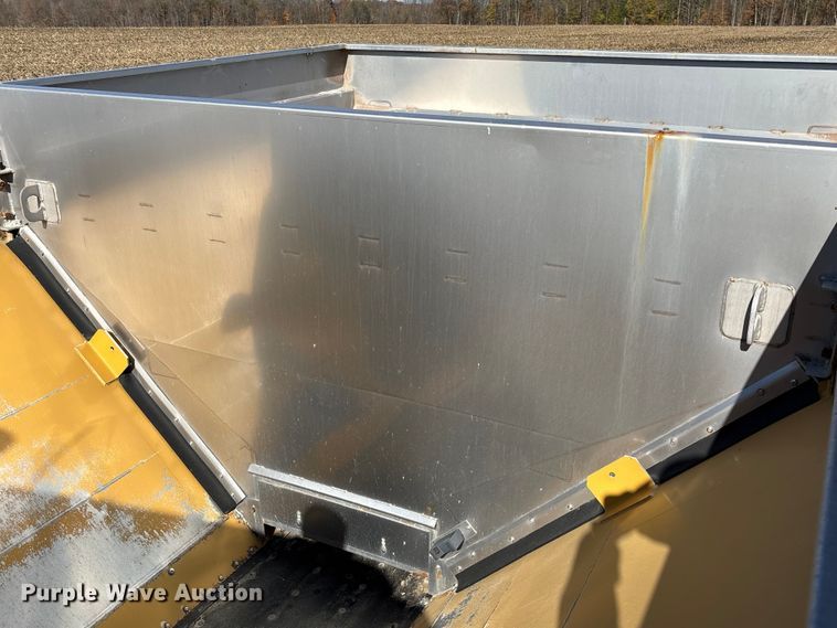 image for item EV3234 2018 TerraGator TG8400B spreader