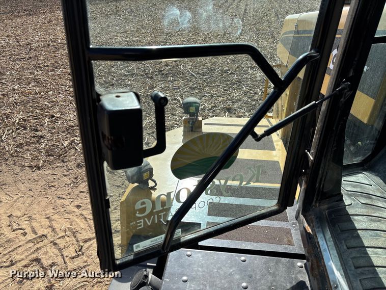 image for item EV3234 2018 TerraGator TG8400B spreader