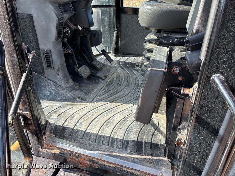 image for item EV3234 2018 TerraGator TG8400B spreader