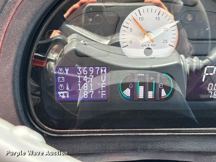 image for item EV3234 2018 TerraGator TG8400B spreader