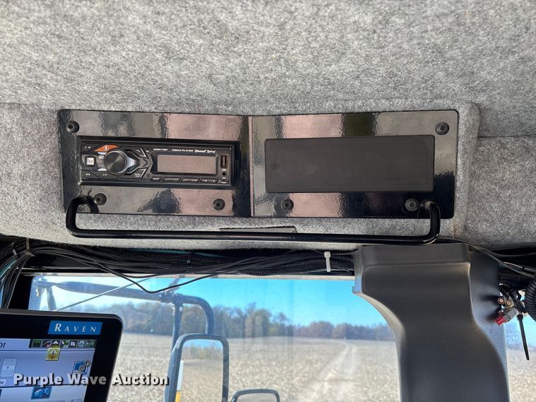 image for item EV3234 2018 TerraGator TG8400B spreader