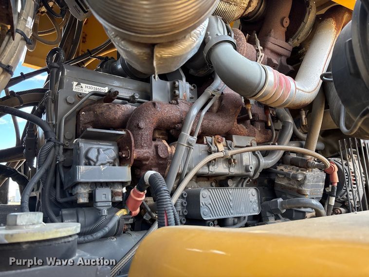 image for item EV3234 2018 TerraGator TG8400B spreader