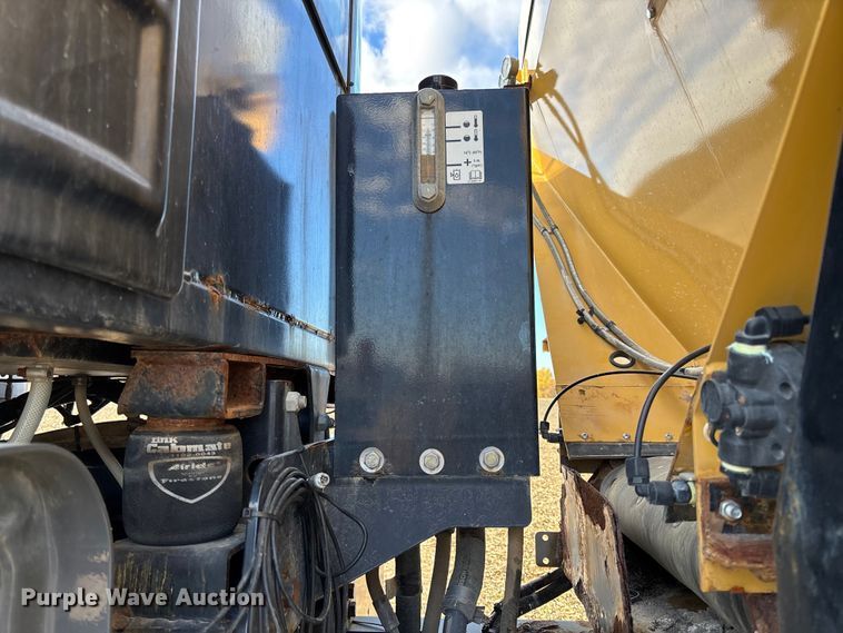 image for item EV3234 2018 TerraGator TG8400B spreader