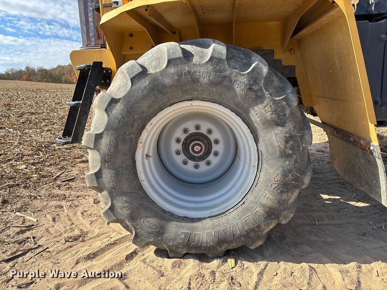 image for item EV3234 2018 TerraGator TG8400B spreader