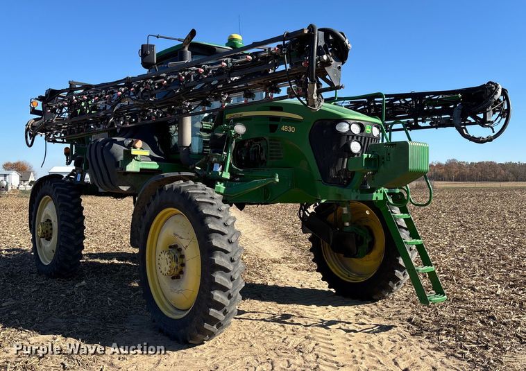 image for item EV3237 2013 John Deere 4830 sprayer