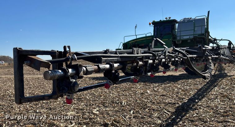 image for item EV3237 2013 John Deere 4830 sprayer