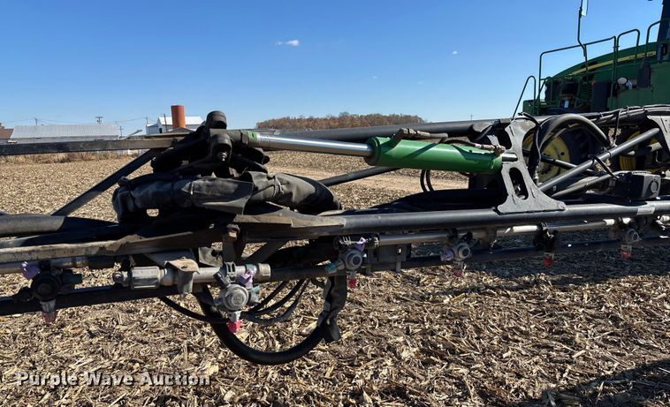 image for item EV3237 2013 John Deere 4830 sprayer