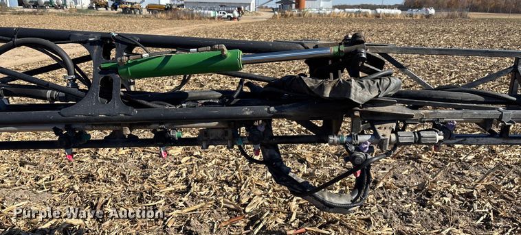 image for item EV3237 2013 John Deere 4830 sprayer