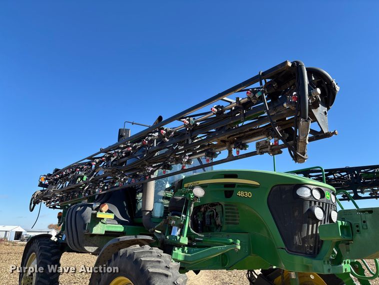 image for item EV3237 2013 John Deere 4830 sprayer